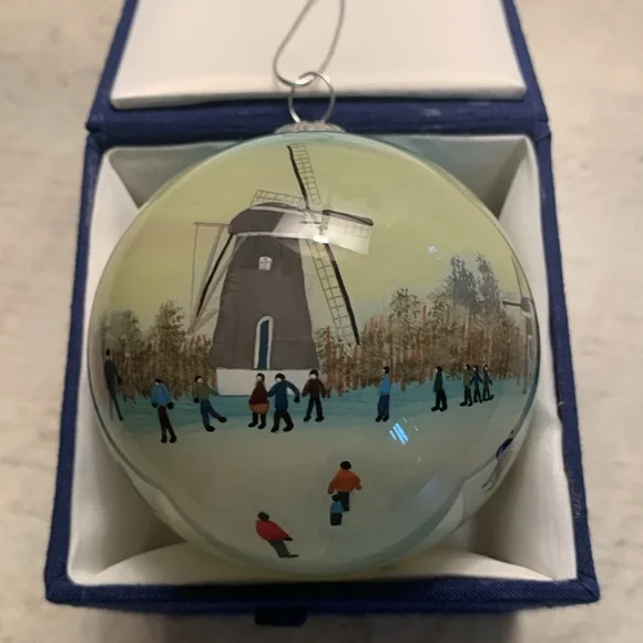 Delft Christmas ornament (House of Vemeer) in box - Picture 3 of 4